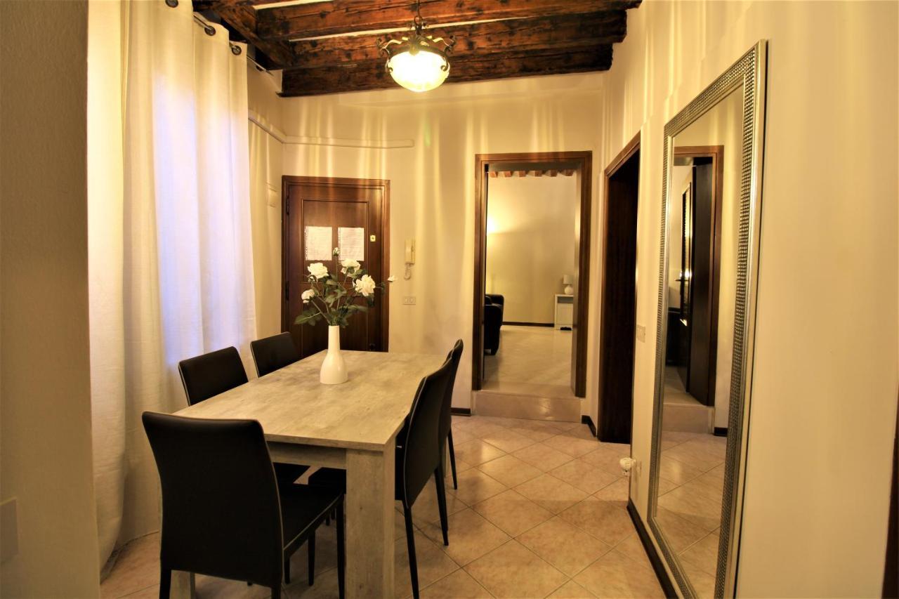 Central And Spacious Apartment Венеция Екстериор снимка