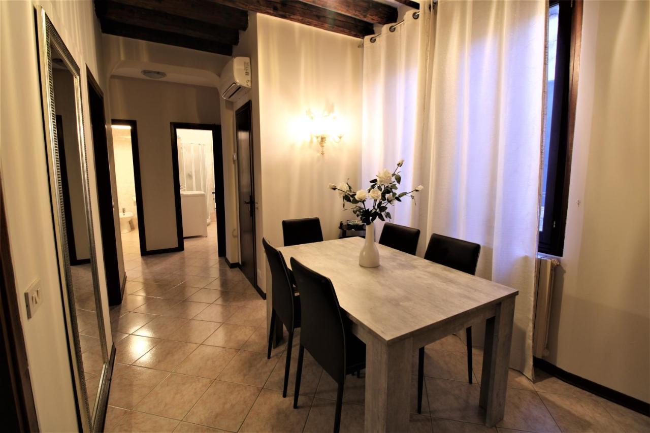 Central And Spacious Apartment Венеция Екстериор снимка